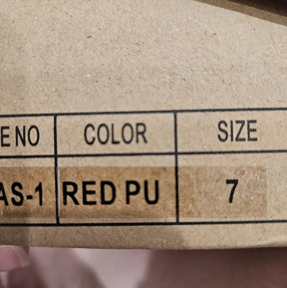 Red boots - Picture 3 of 3